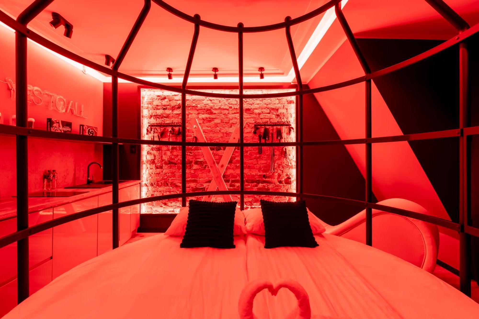 Secret Love Bdsm Poznaň Exteriér fotografie